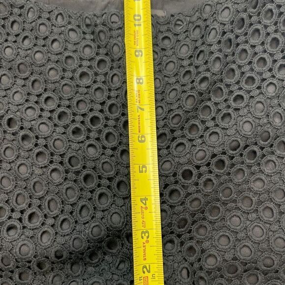 Banana Republic shorts Women's Black Eyelet Lace Shorts Size 4 - Picture 5 of 10